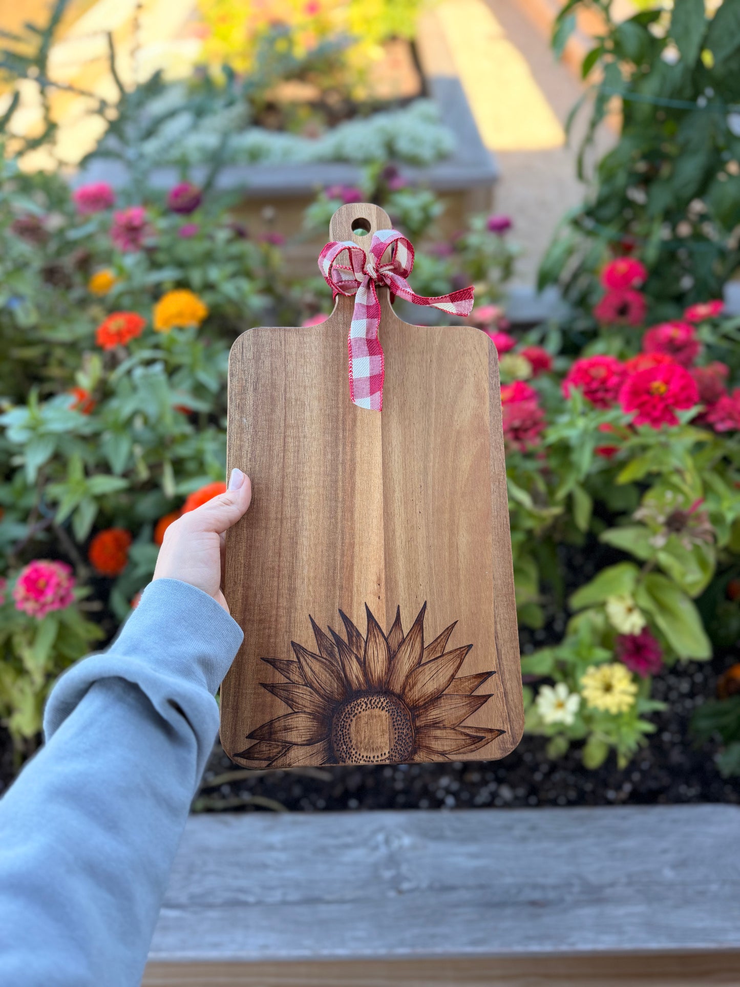 Sunflower cutting board