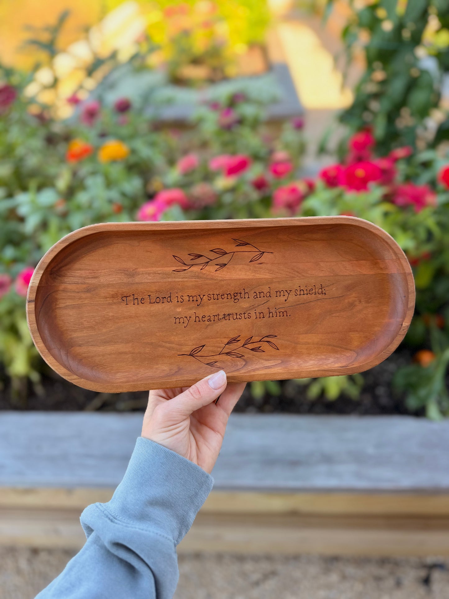 Psalm 28:7 tray